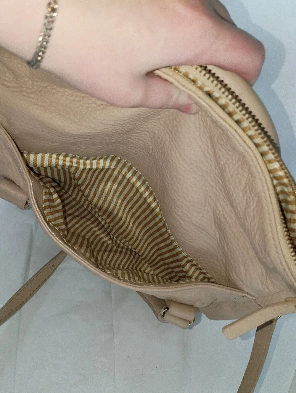 KATE SPADE COBBLE HILL LESLIE PEBBLE BEIGE LEATHER  PURSE